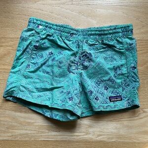 Patagonia Green Patterned Shorts / Baggies